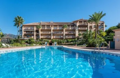 Apartamento de 2 dormitorios en Marbella, Spain No. 549