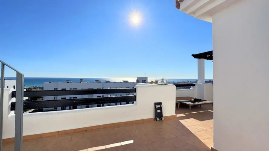 Ático de 3 dormitorios en Casares, Spain No. 494 № 2