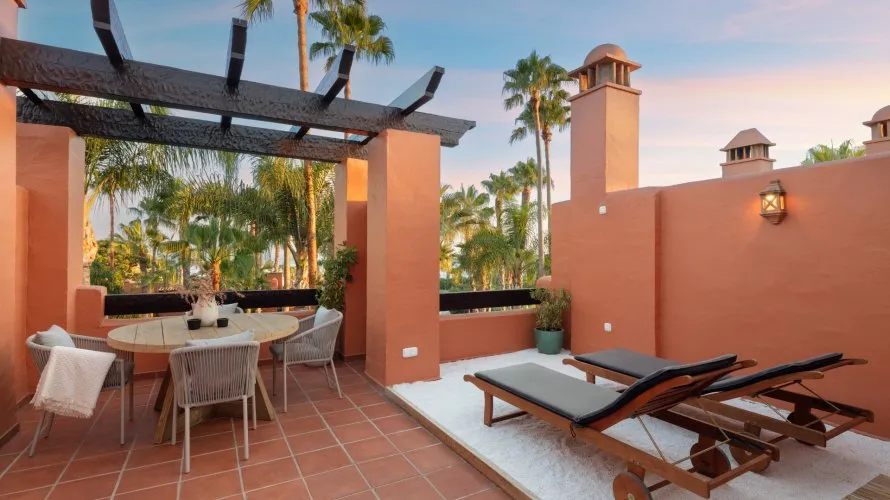 Casa adosada de 4 dormitorios en Marbella, Spain No. 92 № 2