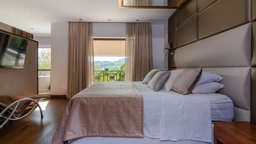 Villa de 5 dormitorios en Marbella, Spain No. 262 № 13