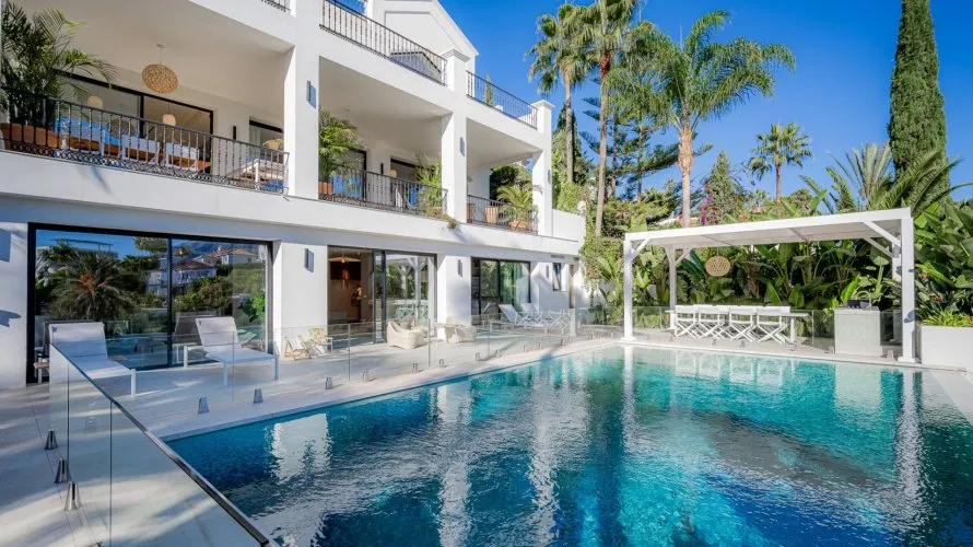 Villa de 5 dormitorios en Marbella, Spain No. 207 № 3