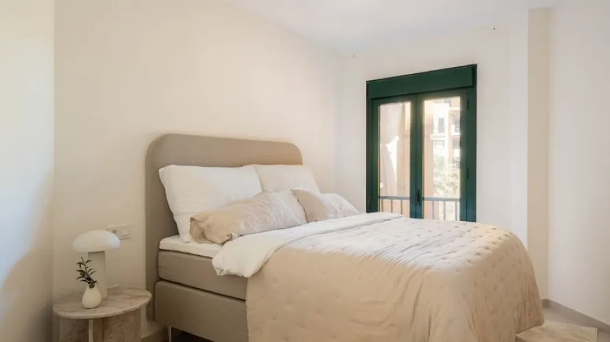 Apartamento de 4 dormitorios en Cortes (San Pedro De Alcantara), Spain No. 556 № 18