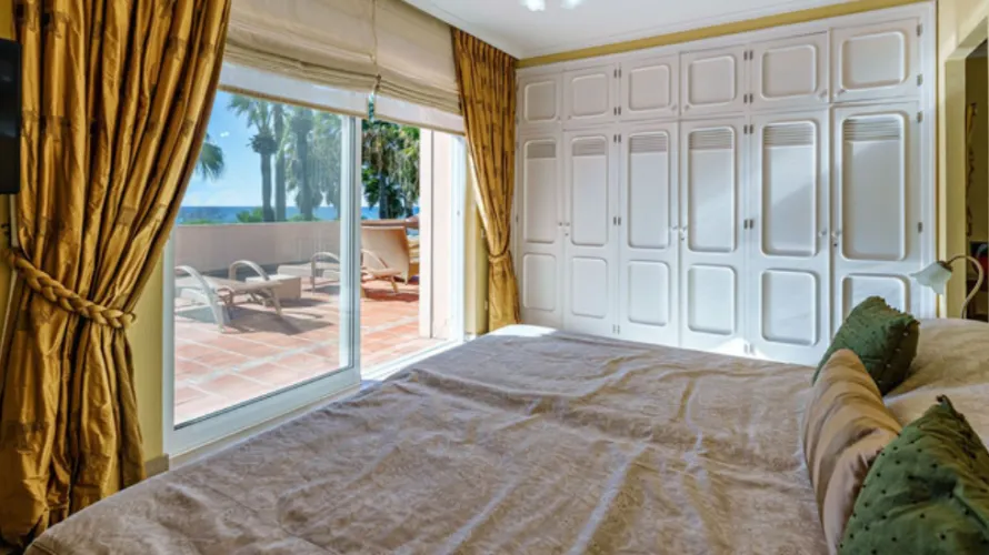 Сasa de 9 dormitorios en Estepona, Spain No. 396 № 21