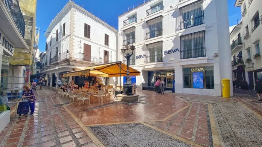Dúplex de 3 dormitorios en Marbella, Spain No. 502 № 2