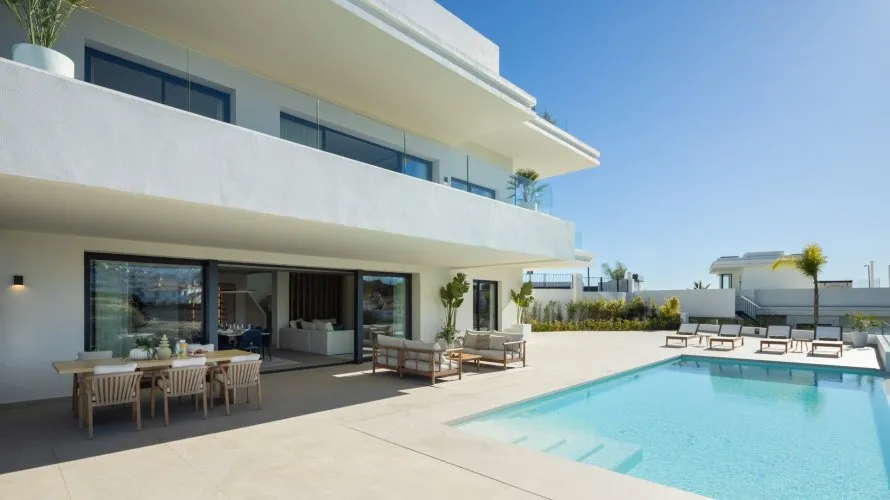 Villa de 5 dormitorios en Estepona, Spain No. 333 № 12