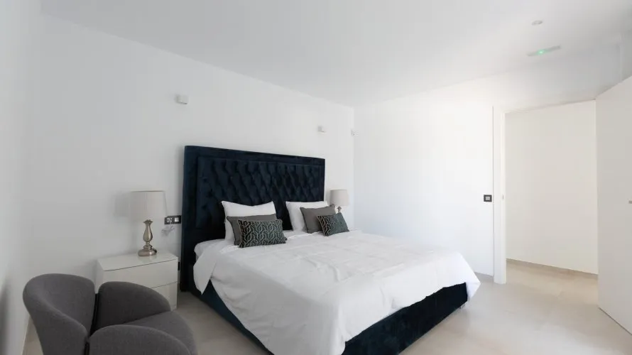 Villa de 4 dormitorios en Marbella, Spain No. 263 № 24