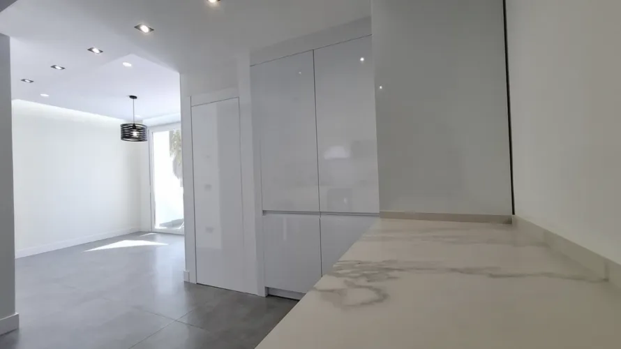 Apartamento de 2 dormitorios en Mijas Costa, Spain No. 463 № 6