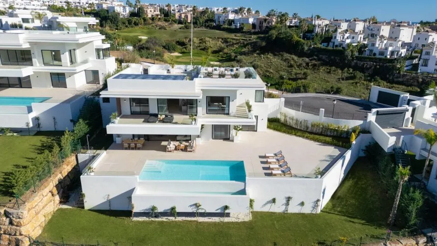 Villa de 5 dormitorios en Estepona, Spain No. 333 № 25