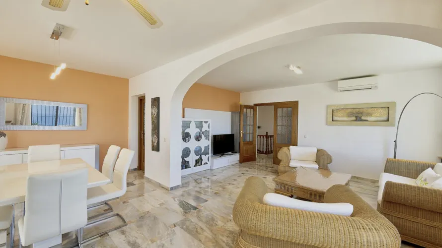 Сasa de 4 dormitorios en Benalmádena, Spain No. 611 № 5