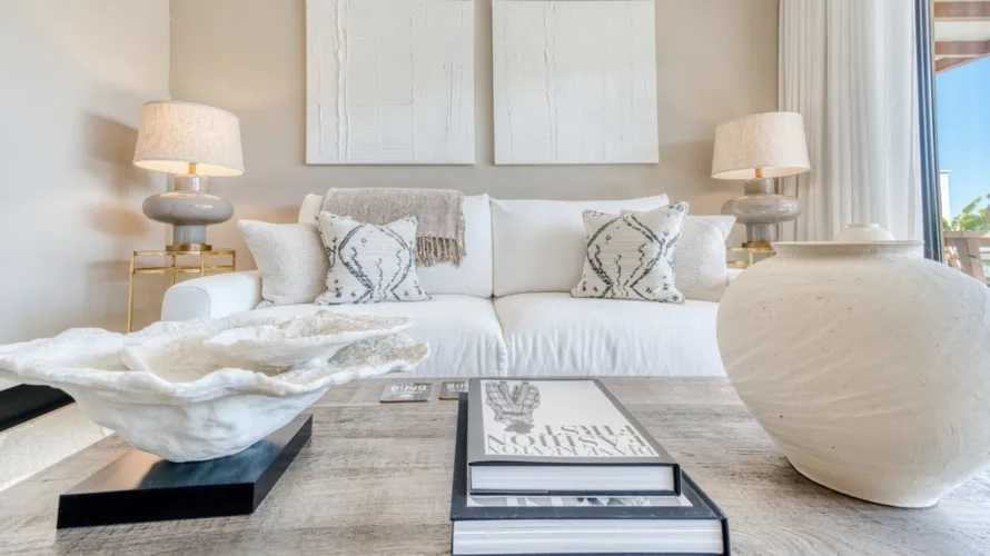 Apartamento de 2 dormitorios en Marbella, Spain No. 497