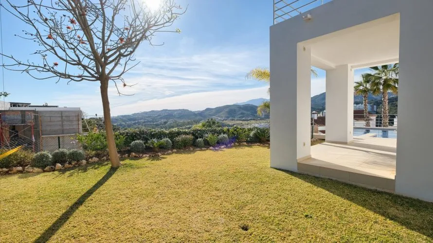 Villa de 4 dormitorios en Benahavís, Spain No. 261 № 7
