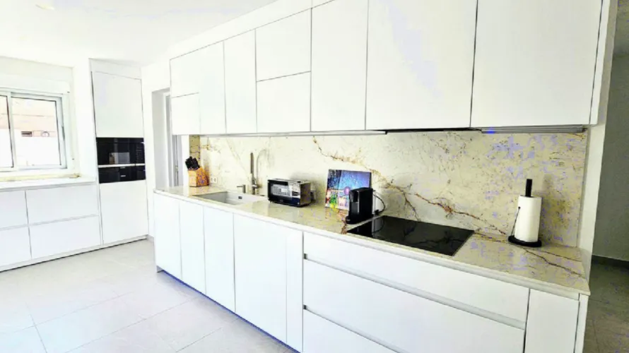 Villa de 6 dormitorios en Cortes (San Pedro De Alcantara), Spain No. 577 № 12