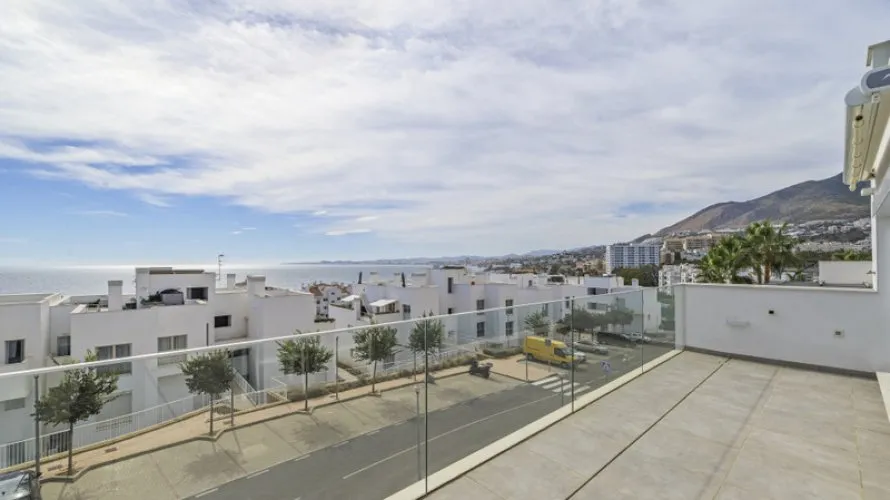 Apartamento de 2 dormitorios en Benalmádena, Spain No. 456 № 7