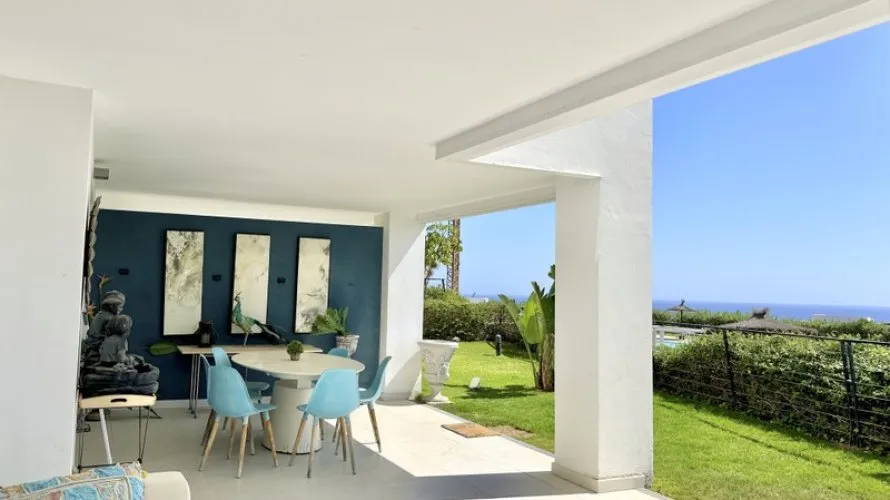 Apartamento de 3 dormitorios en Estepona, Spain No. 539 № 20