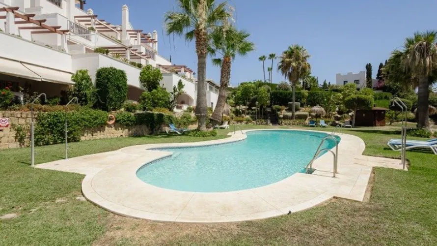 Dúplex de 3 dormitorios en Nueva Andalucía, Spain No. 537 № 20