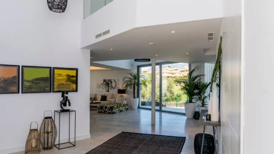 Villa de 4 dormitorios en Marbella, Spain No. 372 № 6