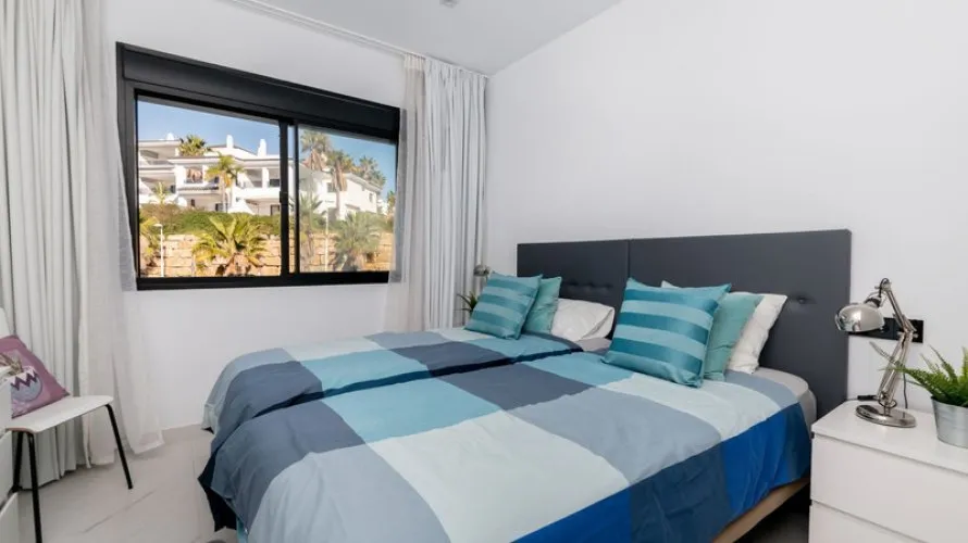 Apartamento de 4 dormitorios en Estepona, Spain No. 281 № 25