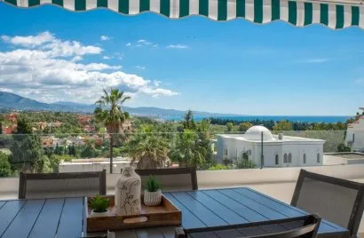 Apartamento de 3 dormitorios en Nueva Andalucía, Spain No. 602