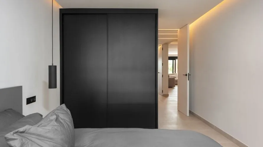 Apartamento de 3 dormitorios en Marbella, Spain No. 246 № 18