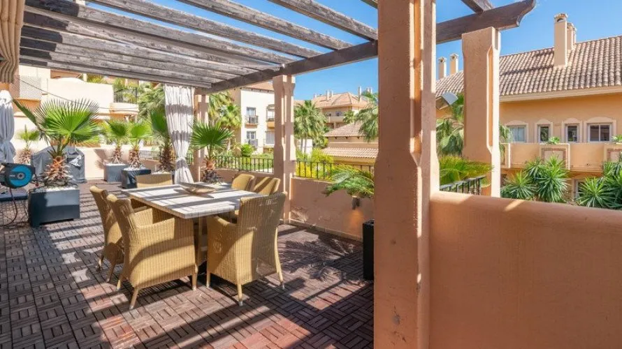 Apartamento de 3 dormitorios en Nueva Andalucía, Spain No. 437 № 17