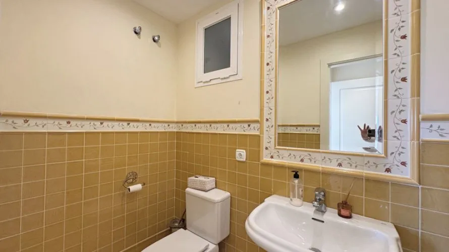 Dúplex de 4 dormitorios en Casares, Spain No. 470 № 6