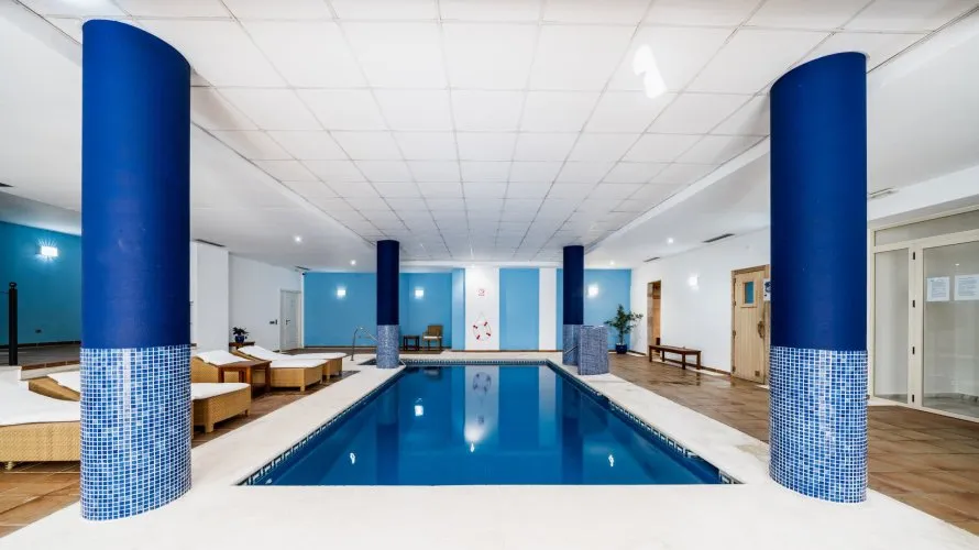 Apartamento de 2 dormitorios en Marbella, Spain No. 142 № 15
