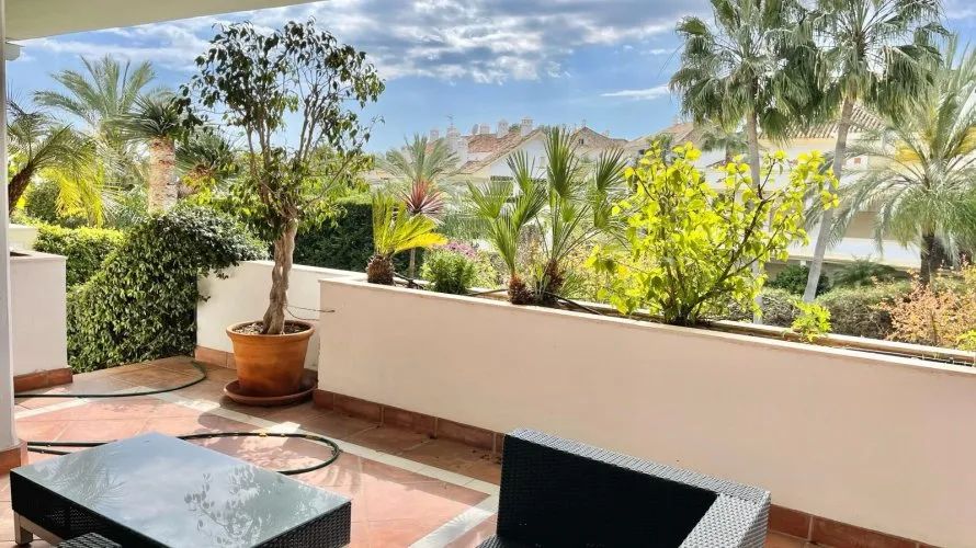 Apartamento de 2 dormitorios en Marbella, Spain No. 228 № 9