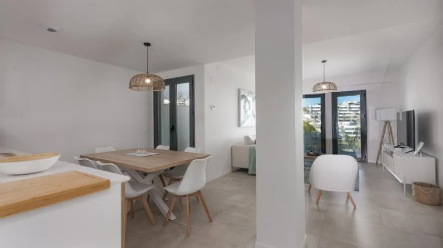 Apartamento de 3 dormitorios en Estepona, Spain No. 265