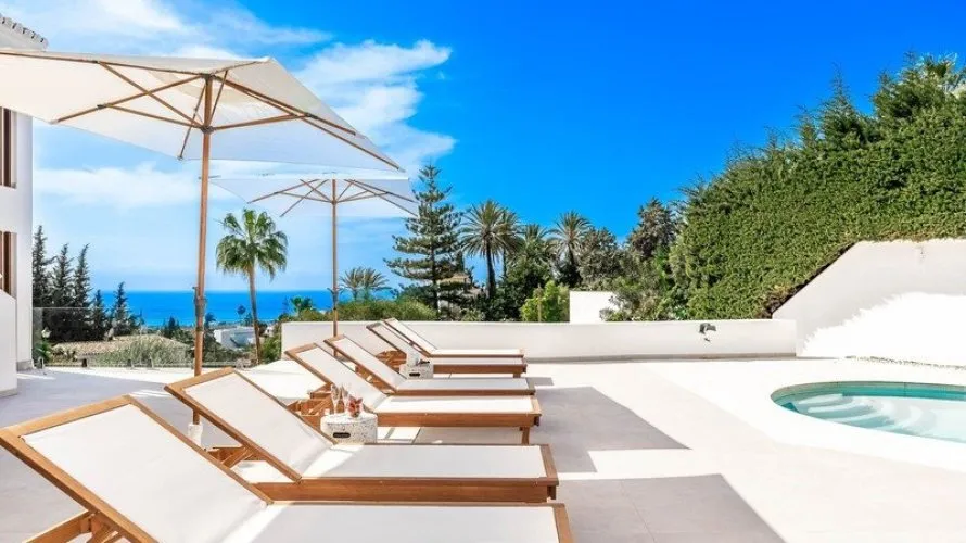 Villa de 5 dormitorios en Marbella, Spain No. 531 № 2