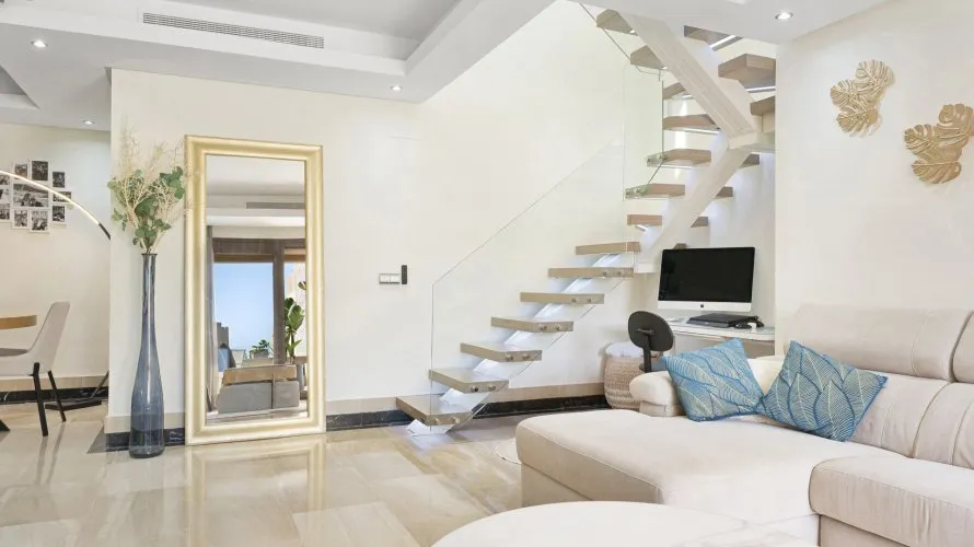 Dúplex de 3 dormitorios en Estepona, Spain No. 505 № 3