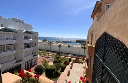 Apartamento de 3 dormitorios en Marbella, Spain No. 336
