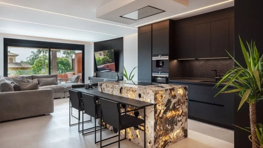Apartamento de 3 dormitorios en Marbella, Spain No. 246 № 7