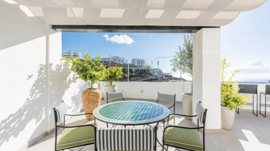 Apartamento de 2 dormitorios en Benahavís, Spain No. 453 № 5