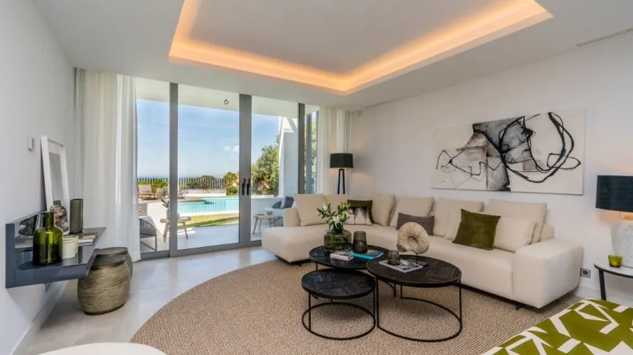 Villa de 4 dormitorios en Marbella, Spain No. 372 № 1