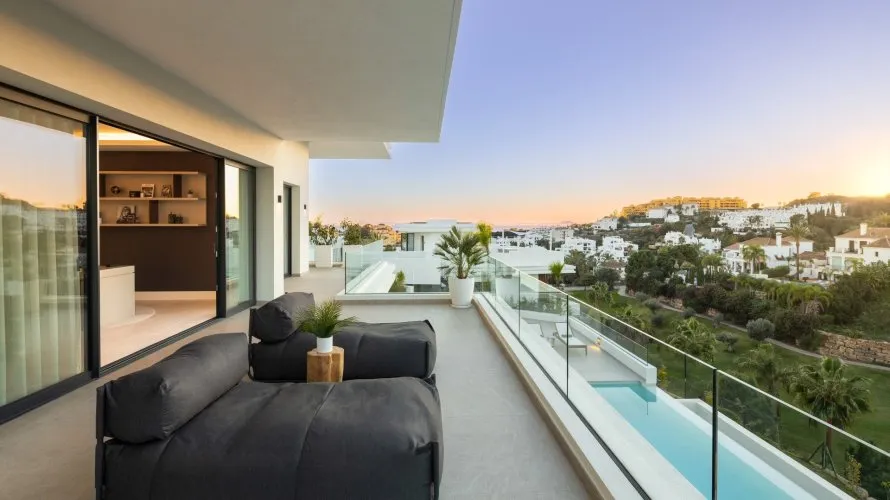 Villa de 5 dormitorios en Estepona, Spain No. 333 № 15