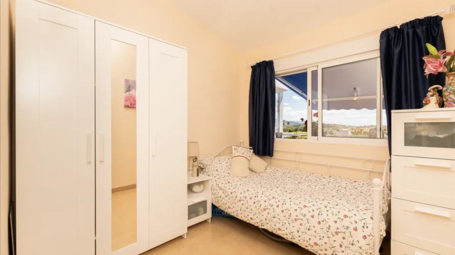 Villa de 3 dormitorios en Estepona, Spain No. 409 № 15