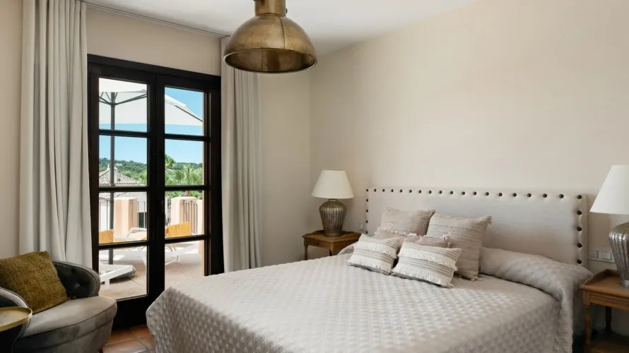 Villa de 4 dormitorios en Sotogrande, Spain No. 194 № 11