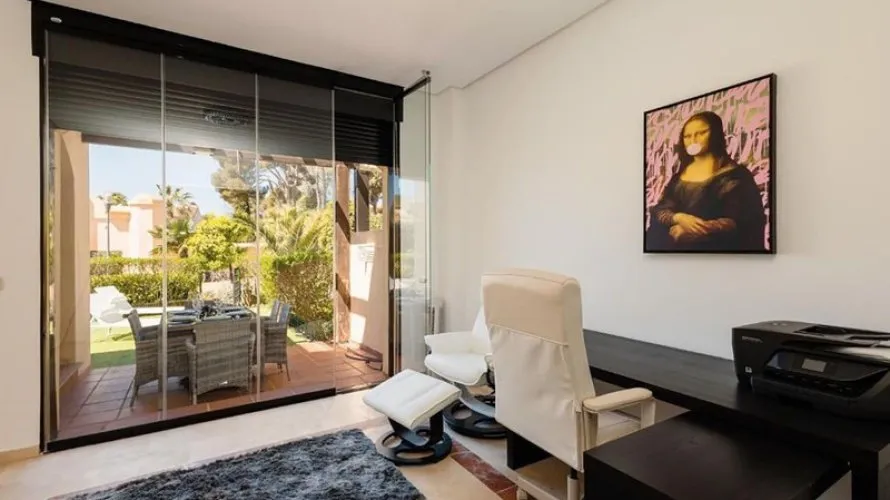 Apartamento de 3 dormitorios en Marbella, Spain No. 606 № 7