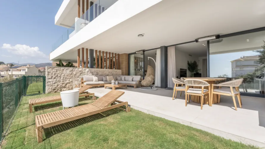 Apartamento de 3 dormitorios en Marbella, Spain No. 454 № 16