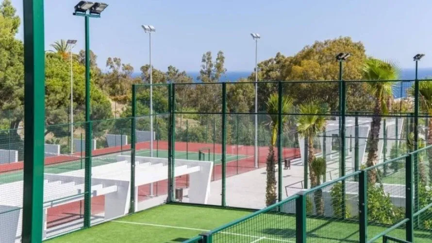 Apartamento de 3 dormitorios en Estepona, Spain No. 539 № 26