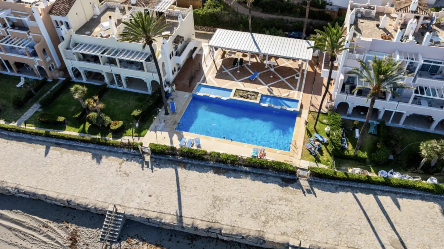 Apartamento de 3 dormitorios en Estepona, Spain No. 600 № 18
