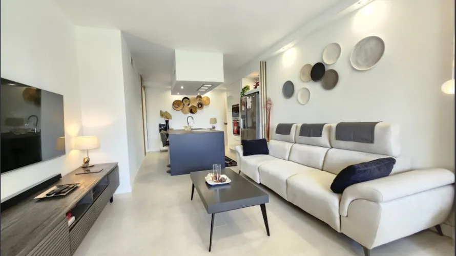 Apartamento de 3 dormitorios en Mijas Costa, Spain No. 569 № 9