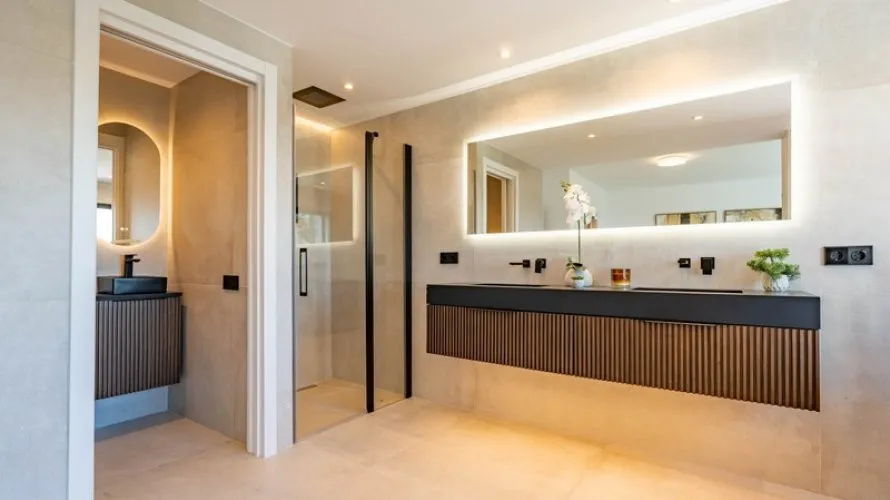 Villa de 6 dormitorios en Marbella, Spain No. 528 № 13