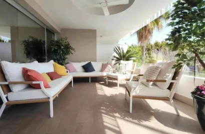 Apartamento de 3 dormitorios en Cortes (San Pedro De Alcantara), Spain No. 552