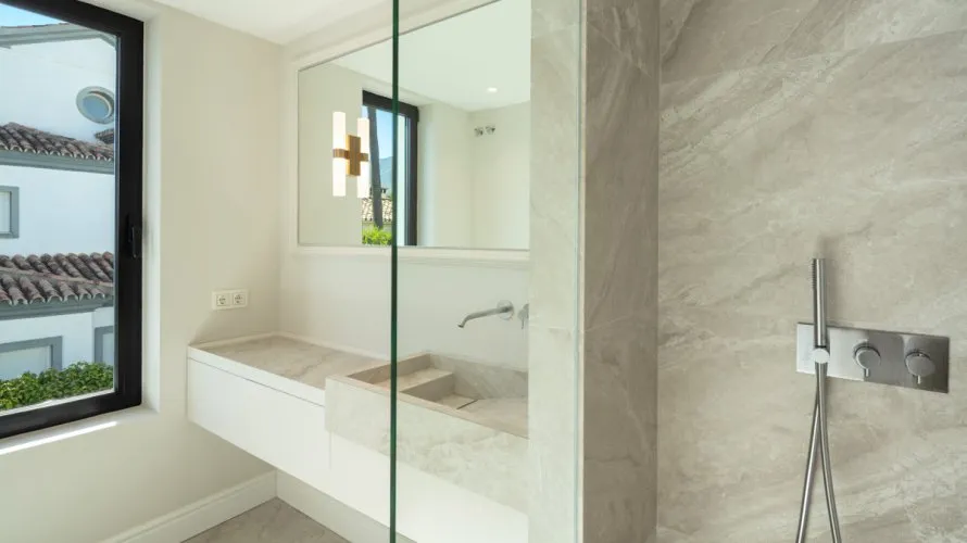 Villa de 5 dormitorios en Nueva Andalucía, Spain No. 286 № 18