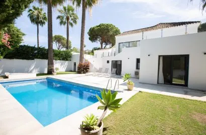 Villa de 4 dormitorios en Marbella, Spain No. 263