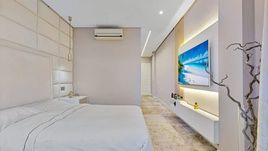 Apartamento de 2 dormitorios en Marbella, Spain No. 553 № 27