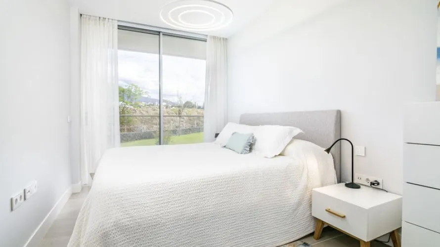 Apartamento de 3 dormitorios en Estepona, Spain No. 385 № 27