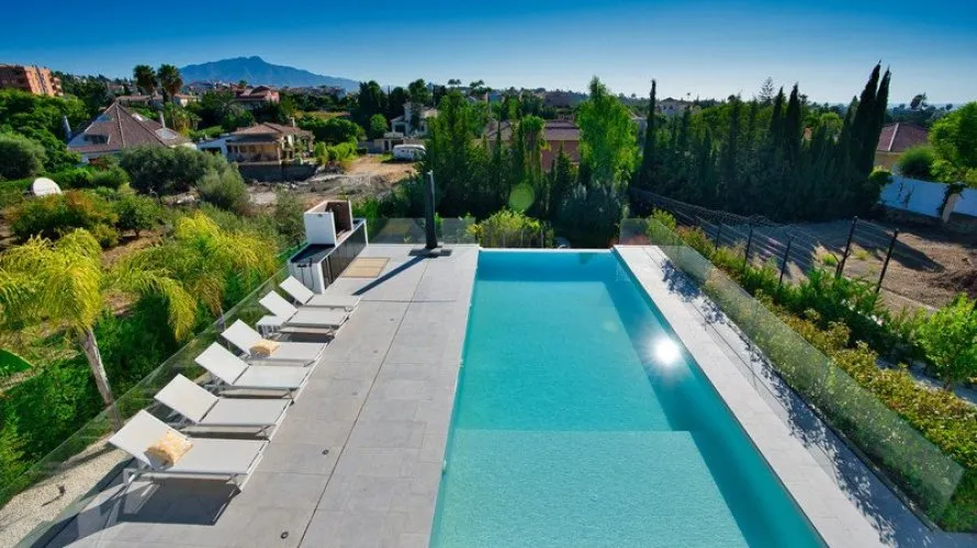 Villa de 4 dormitorios en Estepona, Spain No. 252 № 27