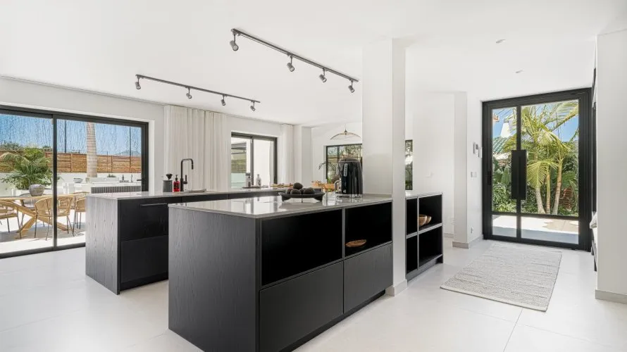 Villa de 7 dormitorios en Nueva Andalucía, Spain No. 135 № 24